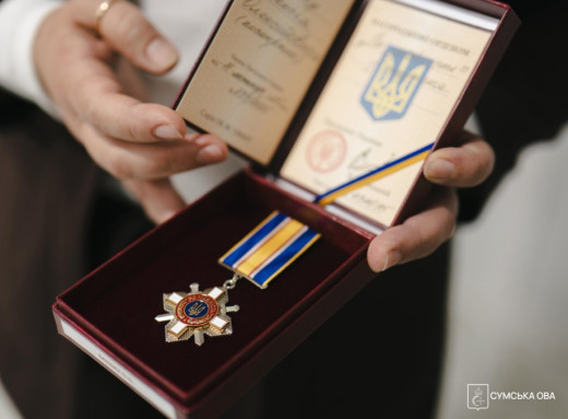 На Охтирщині рідним 23 загиблих захисників передали державні нагороди фото