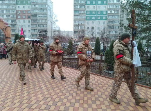 У Сумах попрощалися із захисником Віталієм Макієм фото