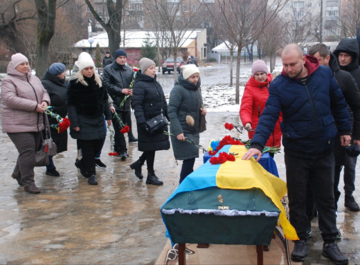 Шосткинці попрощалися із захисником Андрієм Нагорним фото