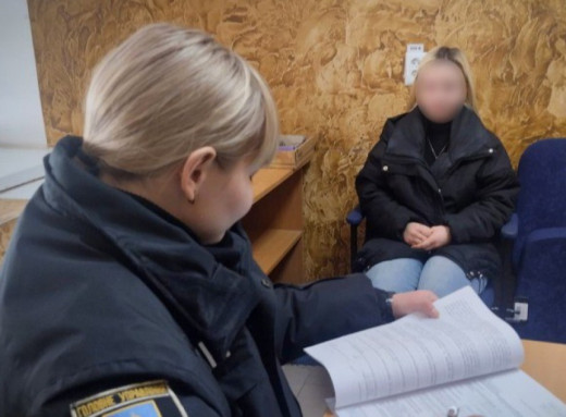 Матір судитимуть за загибель сина: дитина задихнулася, поки жінка пиячила фото