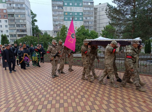 Сумська громада попрощалася із загиблим захисником Сергієм Горзієм фото Сумська громада попрощалася із загиблим захисником Сергієм Горзієм фото