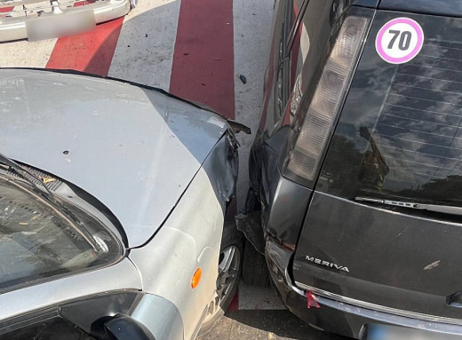 У Сумах у потрійній ДТП постраждала 18-річна дівчина фото У Сумах у потрійній ДТП постраждала 18-річна дівчина фото