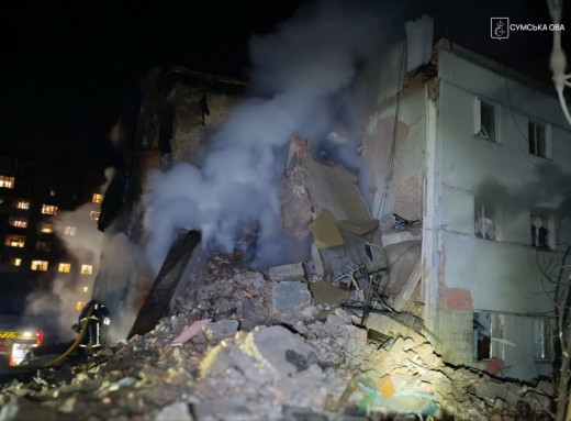 Ворожі дрони пошкодили житлові будинки та адміністративні приміщення в Шосткинській громаді фото