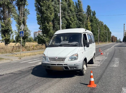 У Сумах водій ГАЗелі збив пішоходку на переході фото