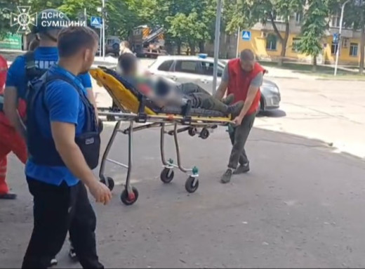Кількість поранених у Сумах зросла до 28: рятувальники завершили роботи на місцях ударів фото Кількість поранених у Сумах зросла до 28: рятувальники завершили роботи на місцях ударів фото