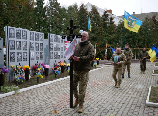 Роменці попрощалися із захисником Андрієм Шапраном фото