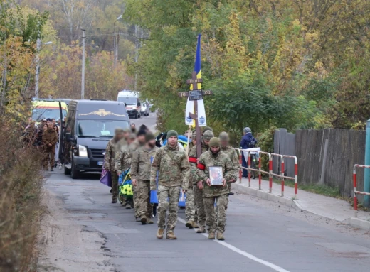 Тростянчани попрощалися із захисником Віталієм Янковим фото