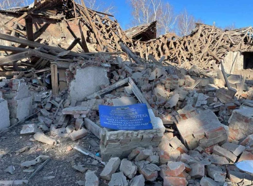 У Тростянці збирають книги для Буймерської бібліотеки, зруйнованої окупантами фото