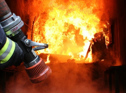 В Охтирці пожежа в квартирі забрала життя чоловіка фото