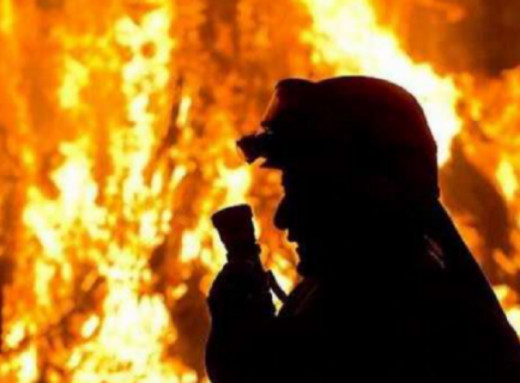 У Сумах стався приліт, виникла пожежа фото