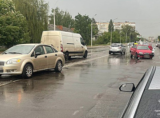 У Сумах 74-річний водій постраждав у ДТП на проспекті Свободи фото У Сумах 74-річний водій постраждав у ДТП на проспекті Свободи фото