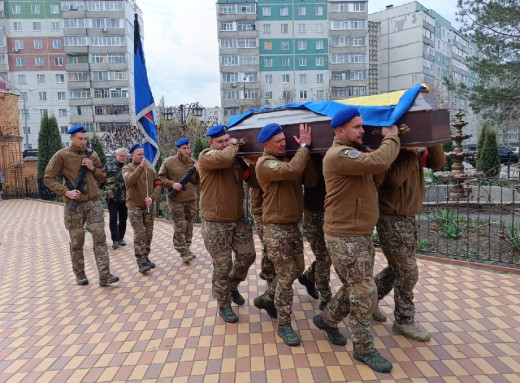 У Сумах провели в останню путь захисника Павла Ганазу фото