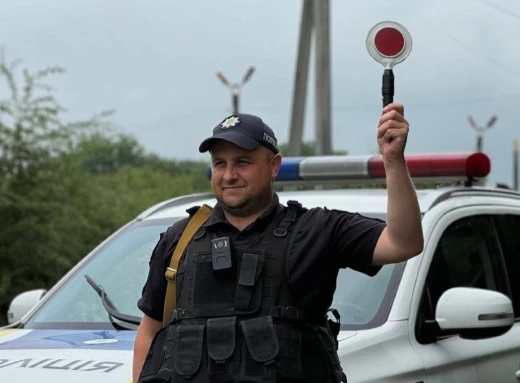 У Сумах п'яний водій намагався підкупити поліцейських фото