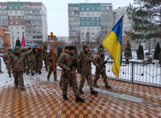 У Сумах провели в останню путь 33-річного воїна Максима Михайленка фото