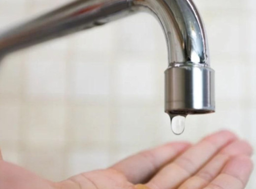 Через аварійні роботи частина Сум залишилася без води фото