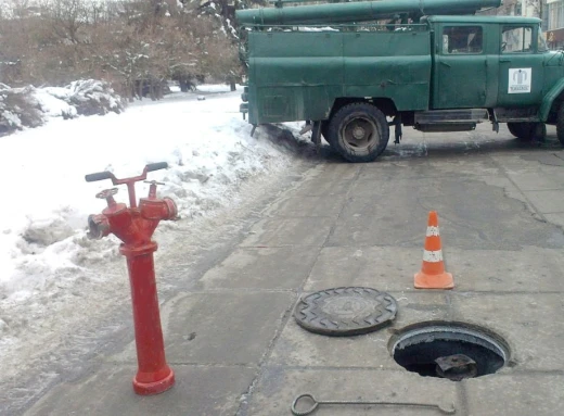 Сум’ян просять слідкувати за гідрантами фото