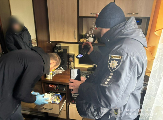 На Сумщині викрили чоловіка, який розповсюджував дитячу порнографію фото На Сумщині викрили чоловіка, який розповсюджував дитячу порнографію фото