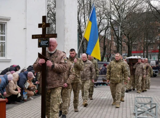 У Ромнах попрощалися із героєм Володимиром Ріпчанським фото