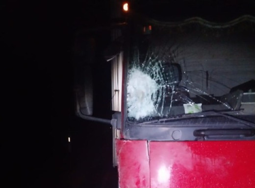 Вночі на Охтирщині вантажівка збила чоловіка фото Вночі на Охтирщині вантажівка збила чоловіка фото