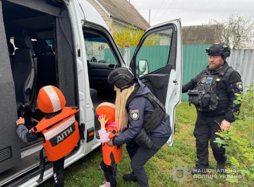 З Білопілля та Ворожби евакуйовано 364 мешканці через безпекову ситуацію фото З Білопілля та Ворожби евакуйовано 364 мешканці через безпекову ситуацію фото