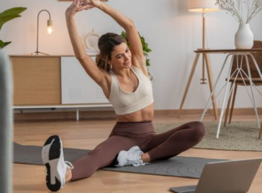 Сніданок, розминка та водний баланс: як правильно підготувати тіло до ранкових вправ фото