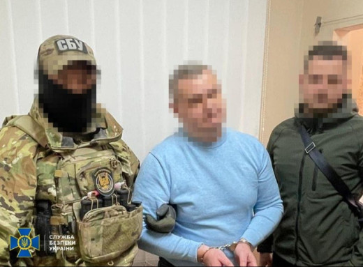 СБУ затримала інженера оборонного заводу, який шпигував для ФСБ і ГРУ фото