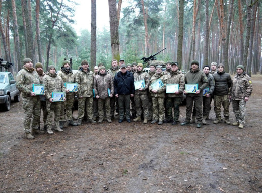 На Сумщині відзначили добровольців за збиття ворожих безпілотників фото