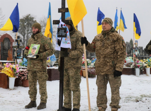 Тростянчани попрощалися із захисником Василем Чалим фото