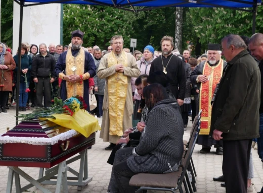 Роменці попрощалися із захисником України Вячеславом Сітаком фото