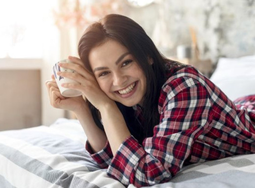 Ранковий антистрес: 5 звичок, які допоможуть зламати цикл тривоги фото