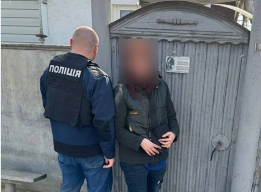 В Охтирці поліцейські затримали сутенерку фото