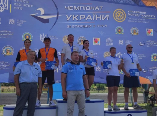 Сумські лучники вибороли призові місця на чемпіонаті України фото