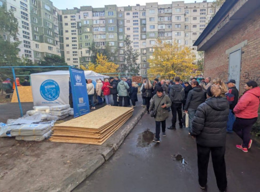 Атака дронів на Суми: пошкоджено шість будівель, 90 балконних рам та тролейбус фото