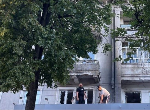 У Шостці внаслідок ворожої атаки безпілотників травмовані трирічна дитина та її мати фото