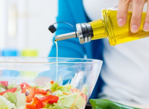 Чим заправити великодні салати: 5 корисних альтернатив майонезу фото