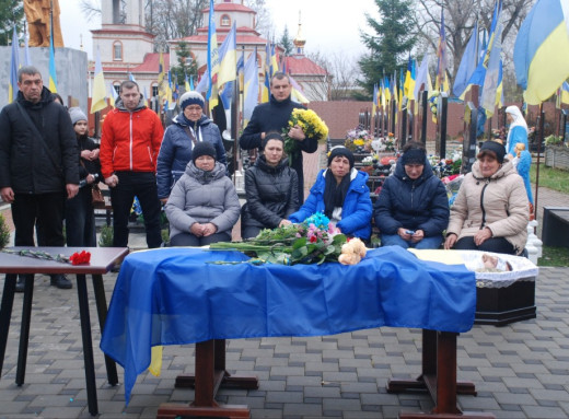 У Шостці попрощалися із захисником Андрієм Желновачем фото