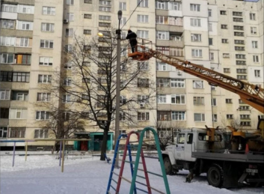 У Сумах модернізують вуличне освітлення фото