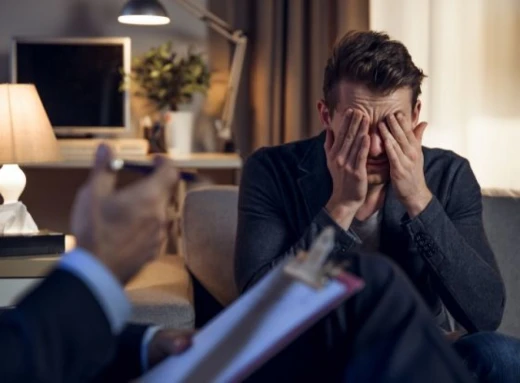 Психологи пояснили, чому чоловікам важко ділитися своїми почуттями фото