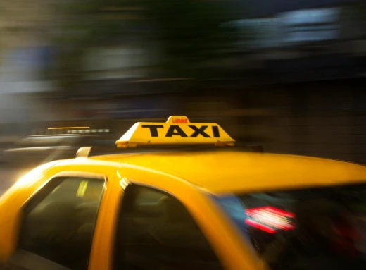 «Не беруть ваше замовлення – збільште вартість», - сумський таксист про специфіку власної роботи фото