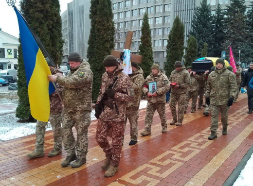 У Сумах попрощалися із захисником Олександром Найкусом фото