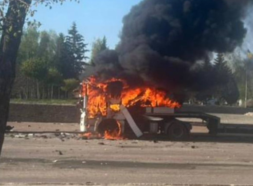 Окупанти вдарили безпілотником по вантажівці в Путивльській громаді: поранено водія фото