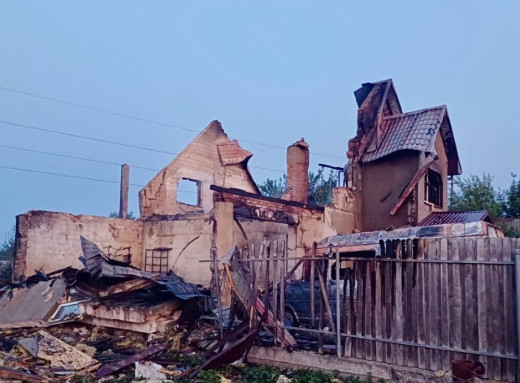 Сумську громаду вночі атакували "Шахеди": пошкоджено будинки та авто фото Сумську громаду вночі атакували "Шахеди": пошкоджено будинки та авто фото