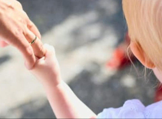 Італійський суд дозволив усиновлення дитини з Сумщини попри мораторій: Лубінець вимагає повернення фото