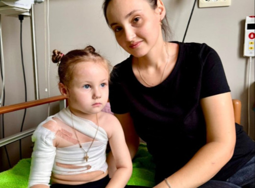 В «Охматдиті» врятували 4-річну дівчинку із Сумщини, яка постраждала від атаки безпілотника фото