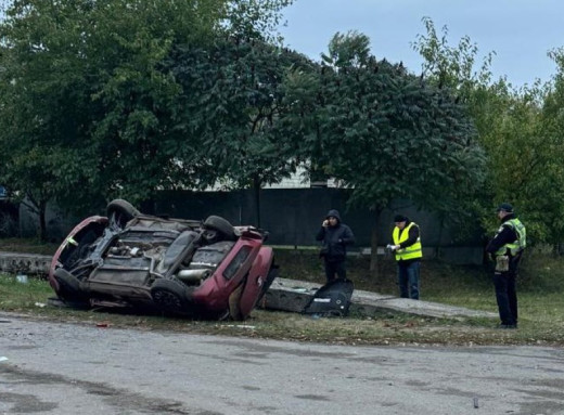 У Бурині вночі перекинувся автомобіль: загинув пасажир, троє госпіталізовані фото У Бурині вночі перекинувся автомобіль: загинув пасажир, троє госпіталізовані фото