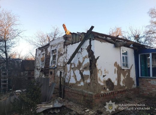 Одна людина загинула: росія обстріляла 25 населених пунктів Сумщини фото