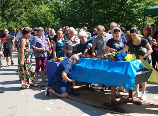 Шосткинщина провела в останню путь захисника України Андрія Рубаніка фото