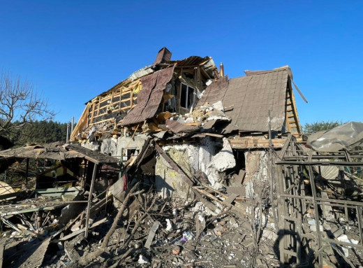 На Сумщині внаслідок авіаудару по Юнаківській громаді загинув чоловік фото На Сумщині внаслідок авіаудару по Юнаківській громаді загинув чоловік фото