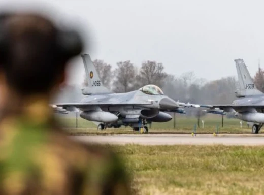 Глава Міноборони Бельгії анонсувала відправку F-16 в Україну фото