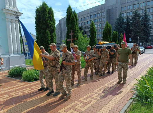 Суми попрощалися із Захисником Василем Свєтличним фото Суми попрощалися із Захисником Василем Свєтличним фото